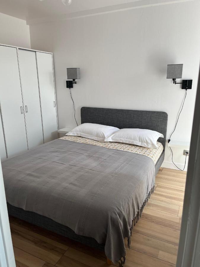 Appartement De La Fontaine A La Tour Du Pin Hyper Centre Parking Prive Ngoại thất bức ảnh