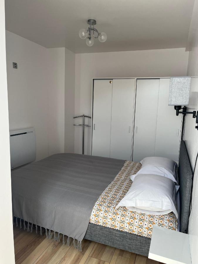 Appartement De La Fontaine A La Tour Du Pin Hyper Centre Parking Prive Ngoại thất bức ảnh